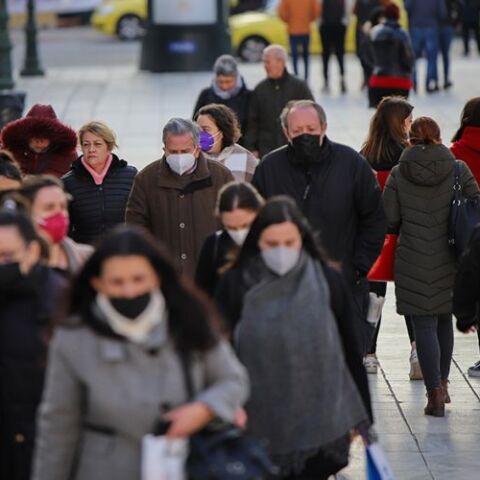 Κορωνοϊός - Βασιλακόπουλος: Γιατί έχουμε επαναμολύνσεις με την Όμικρον