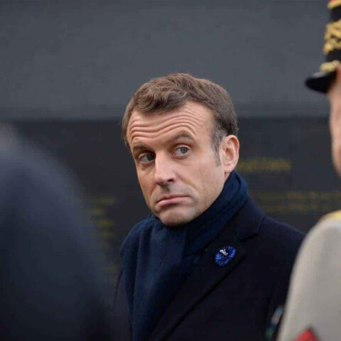 Ο Εμανουέλ Μακρόν διεκδικεί δεύτερη προεδρική θητεία στις γαλλικές εκλογές του Απριλίου