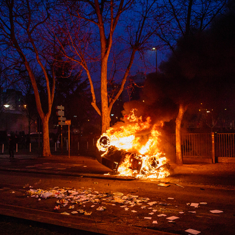 Γαλλία: Νύχτες βίας στα παρισινά προάστια