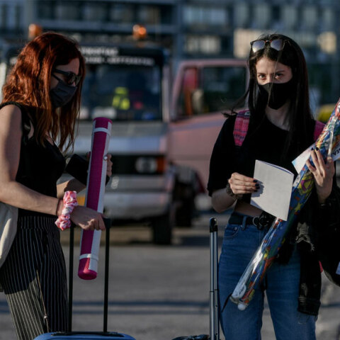 Πάσχα 2022 με μάσκα και πιστοποιητικό εμβολιασμού, σύμφωνα με την εισήγηση που έκανε η Επιτροπή Εμπειρογνωμόνων