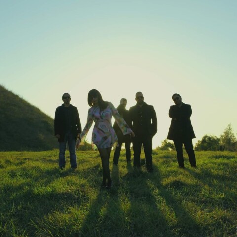 Sugar For the Pill: Συνέντευξη με την μπάντα για το άλμπουμ τους Wanderlust, που κυκλοφορεί από την Shelflife Records και τη Make Me Happy records.