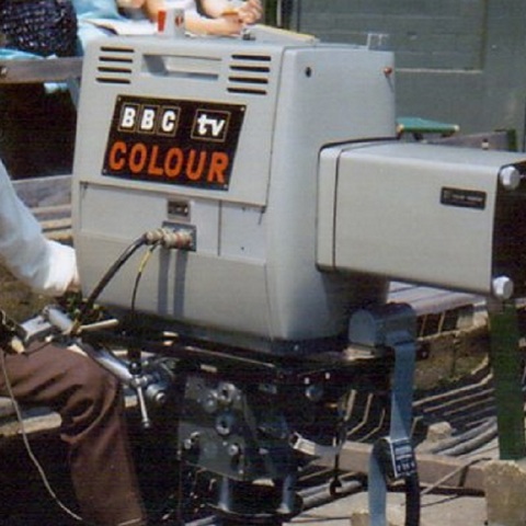 Η κάμερα που χρησιμοποιήθηκε στην πρώτη έγχρωμη εκπομπή του BBC την 1η Ιουλίου 1967, για την κάλυψη των αγώνων τένις στο Γουίμπλεντον. 