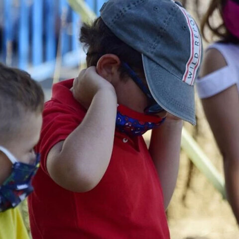 Η μετάλλαξη Όμικρον μολύνει περισσότερο τα παιδιά έως 5 ετών