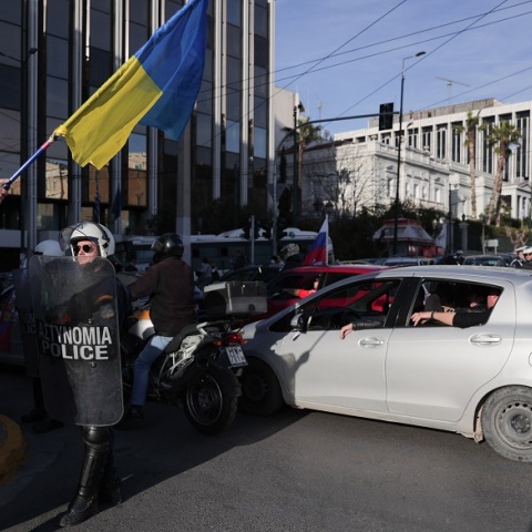 Κινητοποιήσεις Ουκρανών και Ρώσων «συναντήθηκαν» στο Σύνταγμα