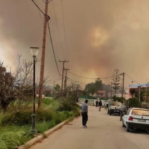 Ρόδος: Μεγάλη φωτιά στην περιοχή Σορωνή