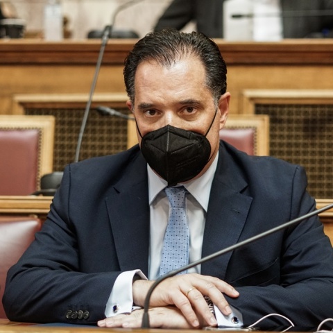 Ο υπουργός Ανάπτυξης και Επενδύσεων, Άδωνις Γεωργιάδης, στα έδρανα της Βουλής