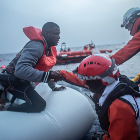 Νέο τραγικό ναυάγιο με 90 νεκρούς στη Μεσόγειο