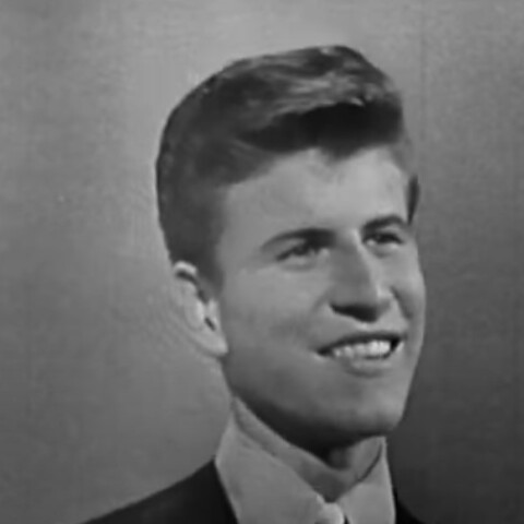 Bobby Rydell σε εμφάνισή του σε μουσικό σόου της τηλεόρασης
