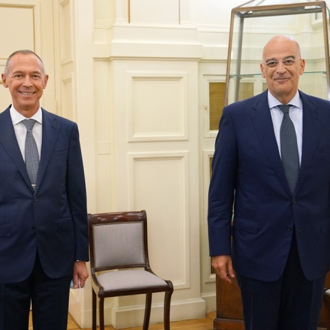 Ο υπουργός Εξωτερικών, Νίκος Δένδιας, με τον Πρέσβη της Ρωσικής Ομοσπονδίας στην Ελλάδα, Αντρέι Μάσλοβ 