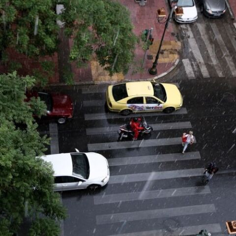 Καιρός: Λασποβροχές και πτώση της θερμοκρασίας την Πέμπτη