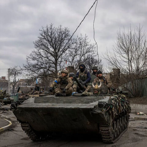 Ουκρανία: Βίντεο δείχνει μέλη των ουκρανικών δυνάμεων να πυροβολούν έναν αιχμάλωτο Ρώσο στρατιώτη