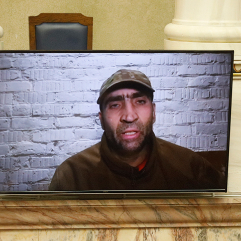 Το μέλος του Τάγματος του Αζόφ που μίλησε στη Βουλή για τον πόλεμο στην Ουκρανία