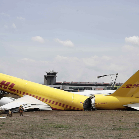 Κόστα Ρίκα: Αεροσκάφος κόπηκε στα δύο κατά τη διάρκεια προσγείωσης