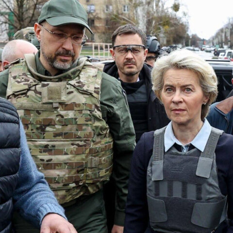 Η Ούρσουλα Φον ντερ Λάιεν και ο Ζοζέπ Μπορέλ έφθασαν στην πόλη Μπούκα