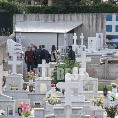 Πάτρα: Ανασύρθηκε το τάμπλετ από τον τάφο της Τζωρτζίνας - Εικόνες από τη διαδικασία