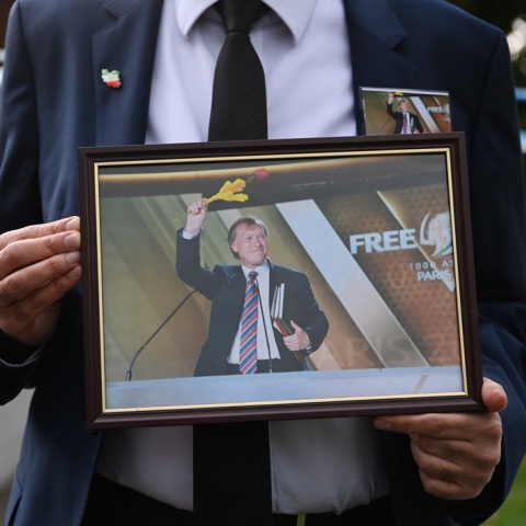 Ο δολοφονημένος βουλευτής της Βρετανίας, Ντέιβιντ Έιμες, σε κάδρο στο σημείο όπου δολοφονήθηκε