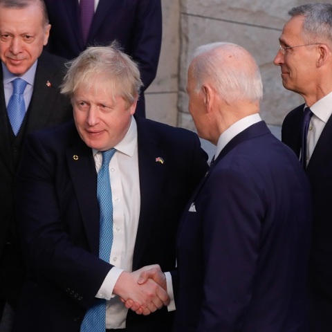 Ουκρανία: Τζόνσον και Μπάιντεν συζήτησαν για την ενίσχυση της βοήθειας