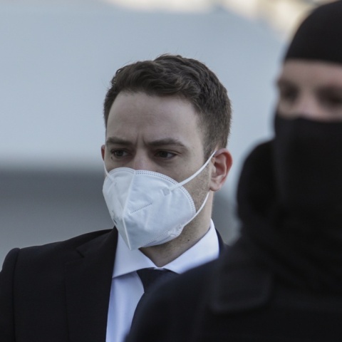 Ο καθ' ομολογία δολοφόνος της Καρολάιν Κράουτς, Μπάμπης Αναγνωστόπουλος, προσέρχεται στο δικαστήριο