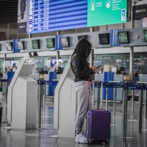 Συμμορία έκλεβε πορτοφόλια από επιβάτες στο «Ελευθέριος Βενιζέλος»