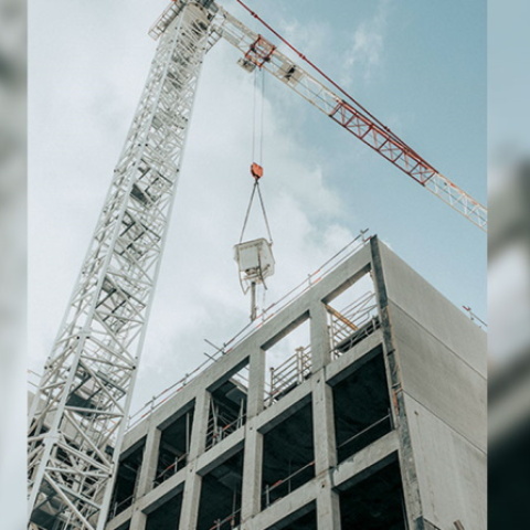 Φωτογραφία από κτίριο υπό κατασκευή.