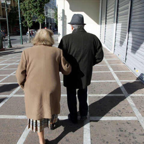 Πάνω από 600.000 χαμηλοσυνταξιούχοι λαμβάνουν την επιταγή ακριβείας για το Πάσχα 2022