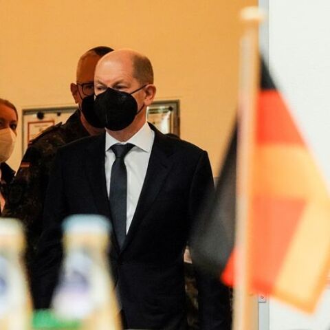 "Κάπως εκνευριστική" η άρνηση του Κιέβου να υποδεχθεί τον Ομοσπονδιακό Πρόεδρο, δήλωσε ο Καγκελάριος Όλαφ Σολτς