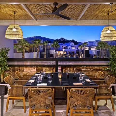 Το ιστορικό Ζeffirino στο Zaffron Resort στη Σαντορίνη 