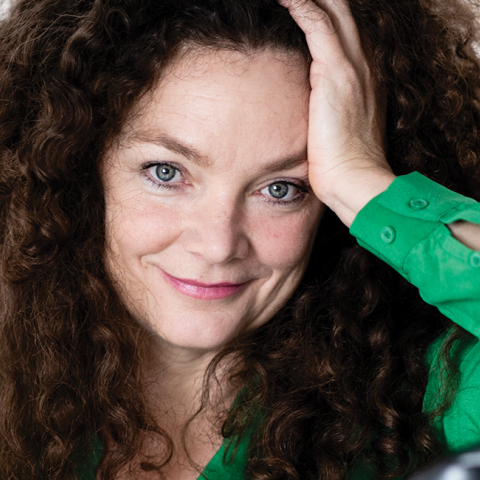 Η σκηνοθέτρια Στέφανι Τηρς της παράστασης «Hello to Emptiness» 