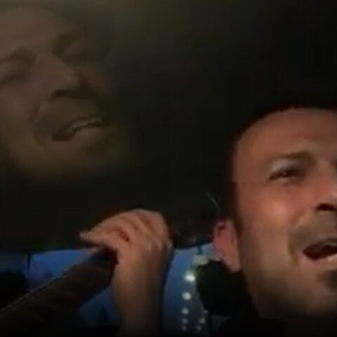 Ο Στέφανος Παραστατίδης ερμηνεύει Γιάννη Πουλόπουλο στο αυτοκίνητο με προορισμό το Κιλκίς