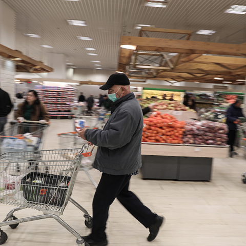 Ανοιχτά σούπερ μάρκετ την Κυριακή των Βαΐων