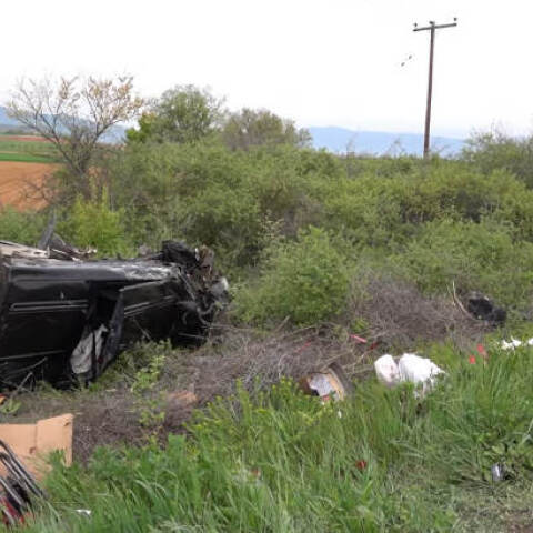 Κιλκίς: Νεκροφόρα εξετράπη της πορείας της και ανετράπη-Δυο τραυματίες