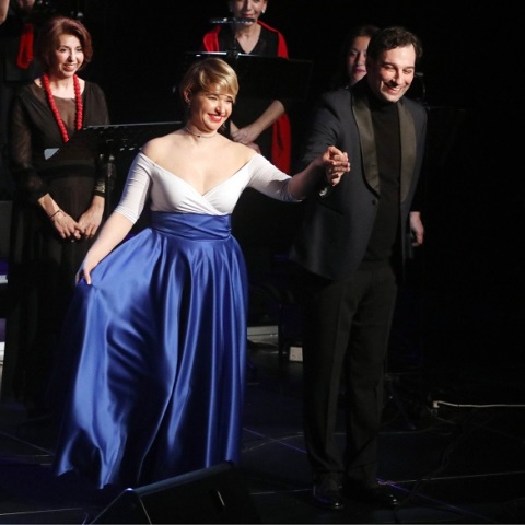 Νάντια Κοντογεώργη: Θα πεθάνουμε ευτυχισμένες που υπηρετήσαμε τον σύζυγο;