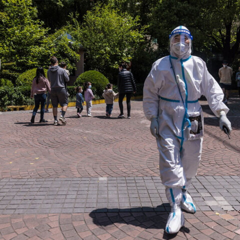 Σκληρά μέτρα για τον κορωνοϊό στη Σαγκάη με αυστηρό lockdown