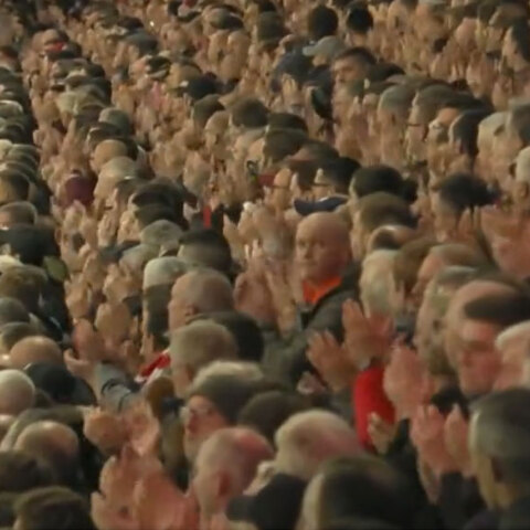 Ανατριχίλα στο Άνφιλντ όπου όρθιοι οι φίλαθλοι της Λίβερπουλ χειροκρότησαν τον Κριστιάνο Ρονάλντο στο 7ο λεπτό της αναμέτρησης