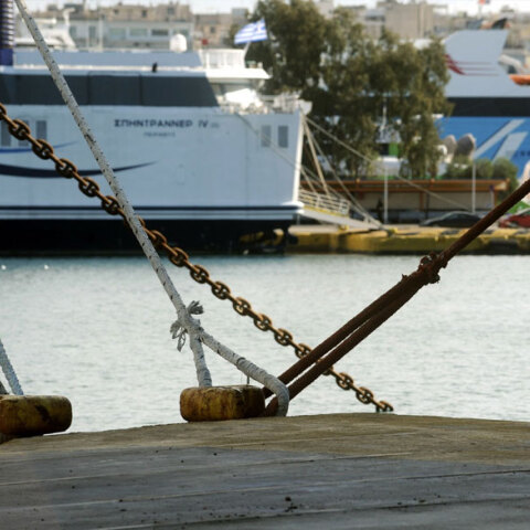 Δεμένα πλοία την Πρωτομαγιά λόγω 24ωρης απεργίας της ΠΝΟ