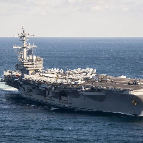 To αεροπλανοφόρο Ουάσινγκτον