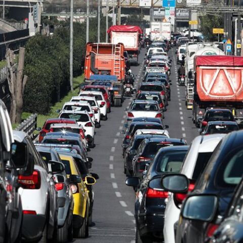Κίνηση στους δρόμους της Αθήνας 