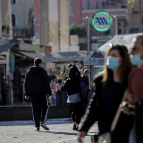 Κορωνοϊός: Δεν καταργούνται τα μέτρα, καταργείται η υποχρεωτικότητα