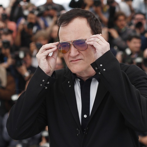 Ο σκηνοθέτης Κουέντιν Ταραντίνο με γυαλιά ηλίου στο Φεστιβάλ Καννών
