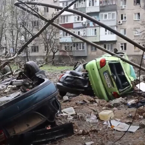 Εικόνες καταστροφής στη Μαριούπολη από τις μάχες και τους βομβαρδισμούς