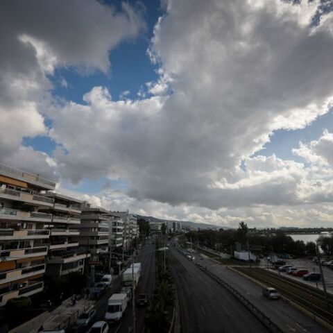 Καιρός: Νεφώσεις και άνοδος της θερμοκρασίας τη Μ. Παρασκευή