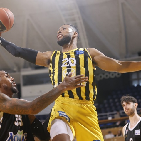 Ο καλαθοσφαιριστής του Άρη, Ζίλιους Ουίλιαμς