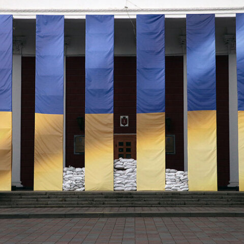 Το δημαρχείο στην Οδησσό έχει οχυρωθεί, καθώς ο φόβος για τη ρωσική επίθεση παραμένει