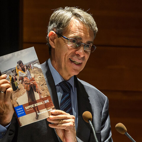 Ο Κένεθ Ροθ είναι στο τιμόνι του Human Rights Watch για 30 χρόνια σχεδόν