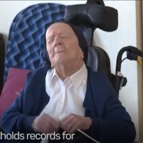 Γαλλίδα μοναχή ο γηραιότερος άνθρωπος στον κόσμο - Η αδελφή Αντρέ