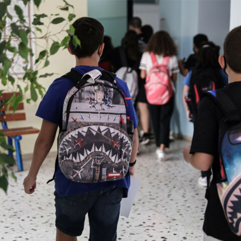 Τα κρούσματα κορωνοϊού μειώθηκαν κατά 16% σε σχέση με την προηγούμενη εβδομάδα