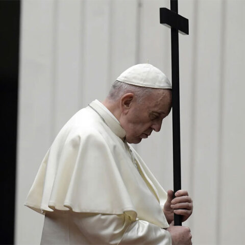 Ο Πάπας Φραγκίσκος συμβουλεύει τις πεθερές να προσέχουν τα λόγια τους όταν απευθύνονται στις νύφες τους