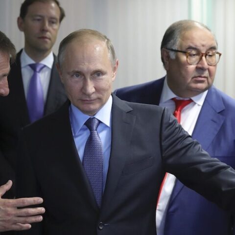 Ο Μπάιντεν θα προτείνει να δοθεί η περιουσία που κατασχέθηκε από Ρώσους ολιγάρχες στην Ουκρανία