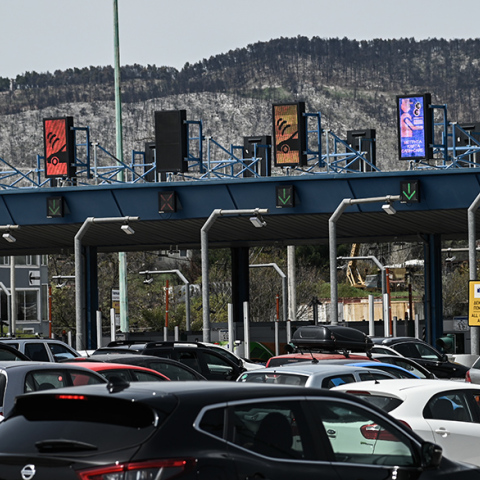 Πρωτομαγιά 2022: Πόσα οχήματα έφυγαν από την Αττική