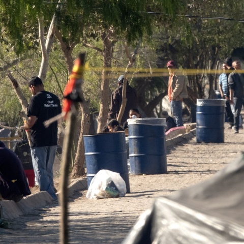 Πρόσφυγες σε καταυλισμό κοντά στα σύνορα με το Μεξικό